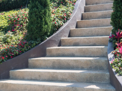 concrete staircase contractor This is a picture of an outdoor concrete staircase.